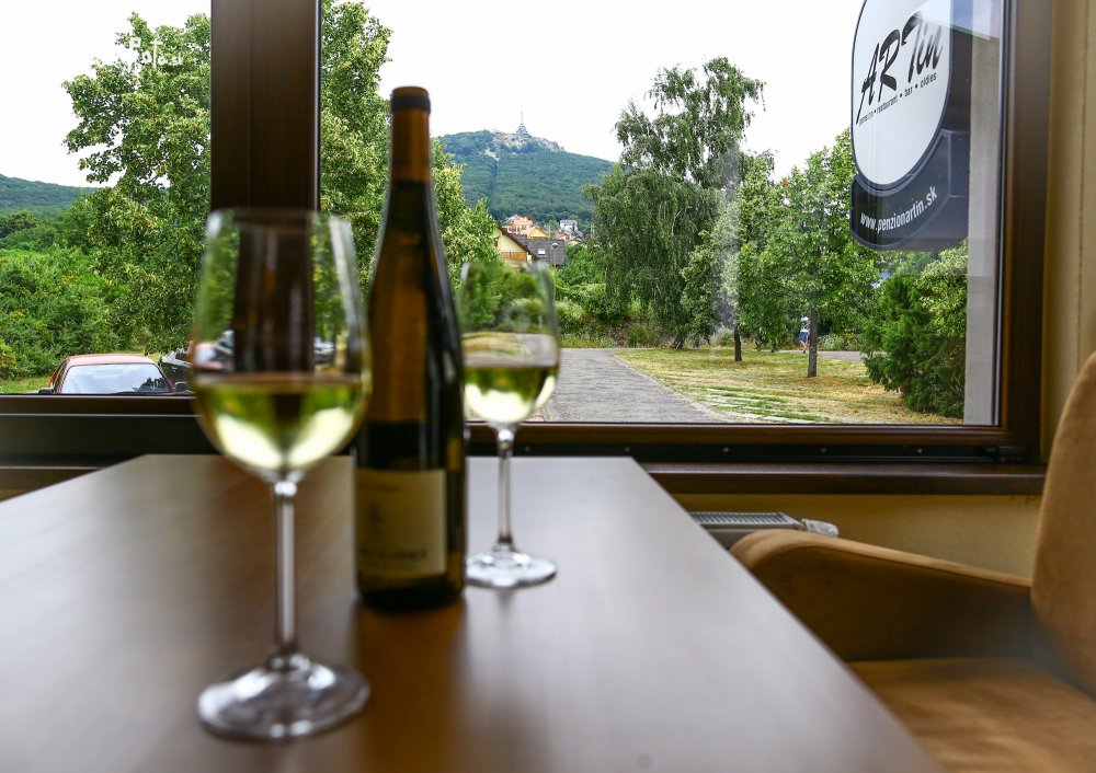 Výhľad na vrch Zobor - Penzión ARTin- Nitra - zdroj obedvmeste-sk